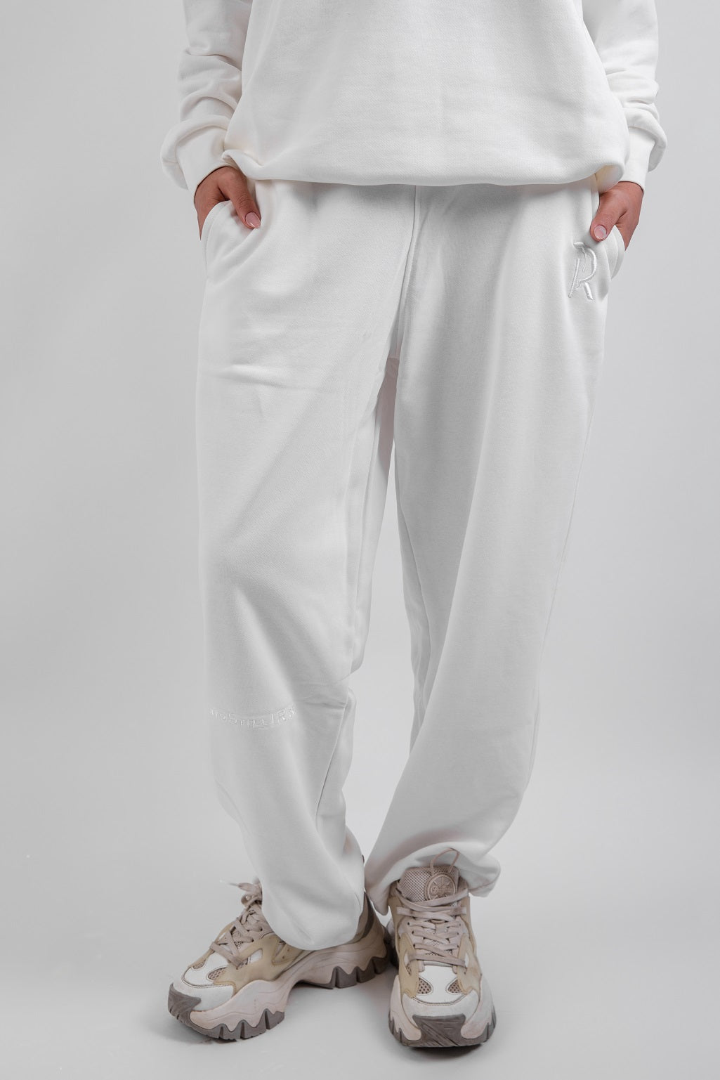 Droopy Pants-White